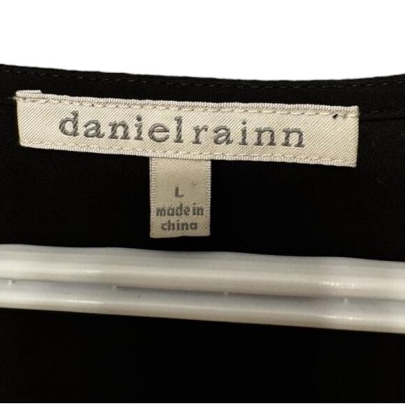 Daniel Rainn black sleeveless V-neck top size L - Picture 3 of 3